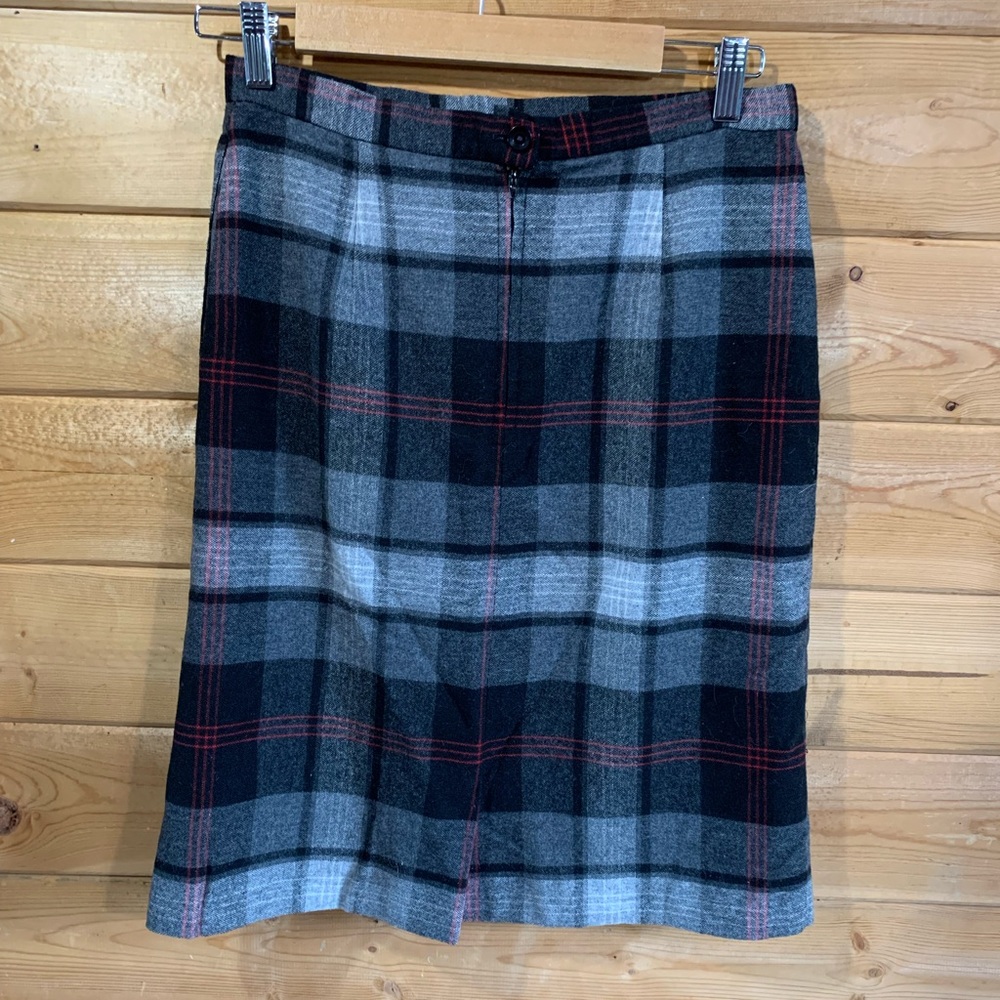 Vintage Virgin Wool Blend Plaid Skirt Black Grey Size 10